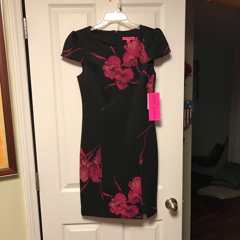 BEAUTIFUL NWT Betsey Johnson Midi Dress. - Picture 1 of 9